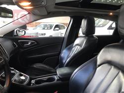 Chrysler 200